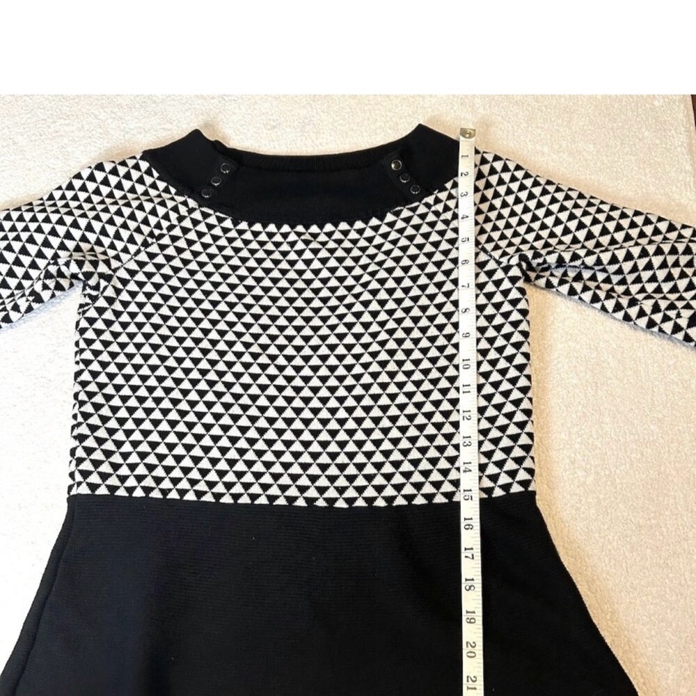 WHBM geometric print black & white sweater - Picture 12 of 12